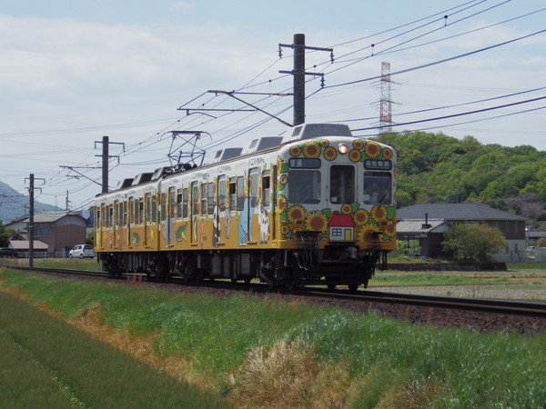 高松築港行き電車