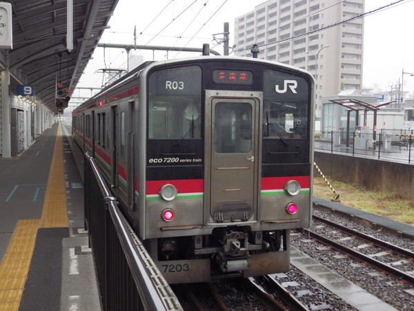 高松発・多度津行き7200系電車