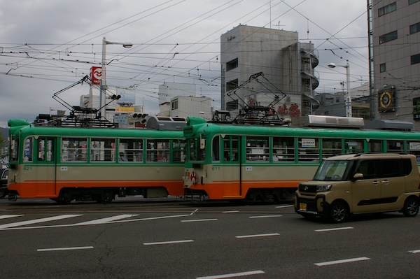 621と611の離合