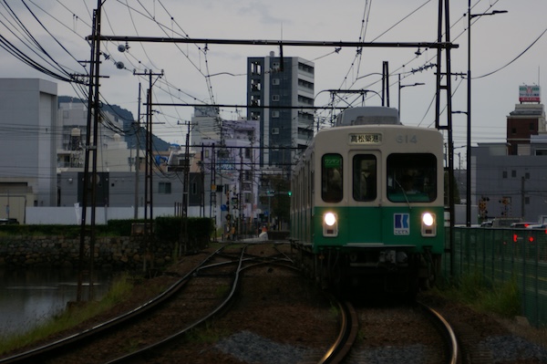 長尾線高松築港行き（614）