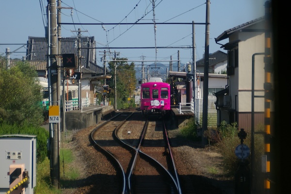 平木駅進入の楽天モバイル広告編成（1252・2）
