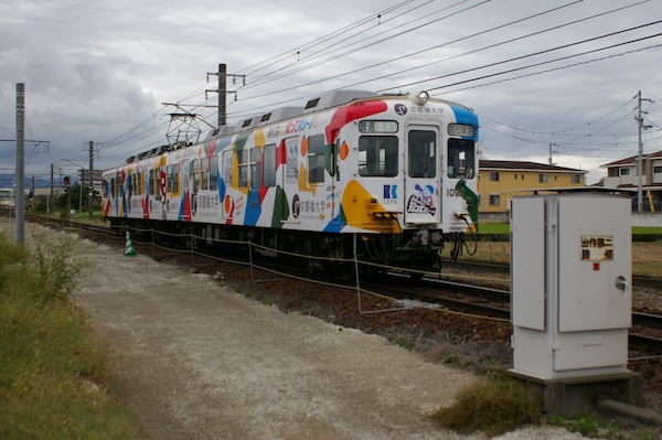 高松築港行き電車