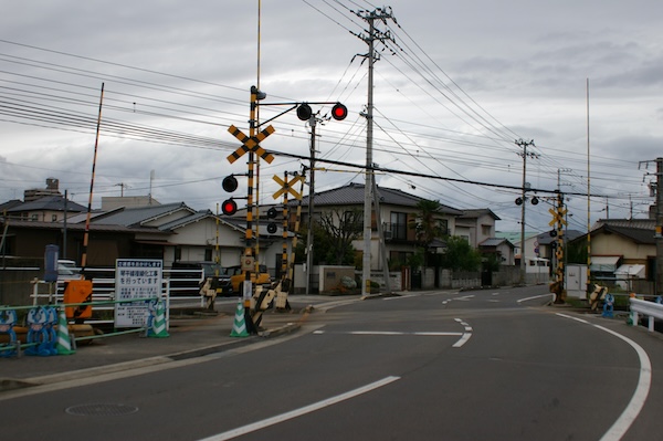 仏生山街道踏切