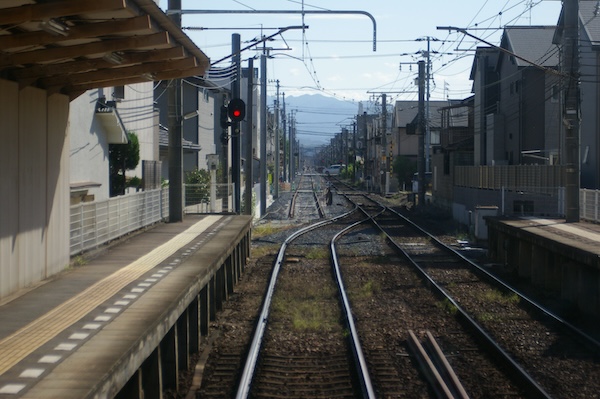 栗林公園駅構内（電車内）から三条方面を見る（2）