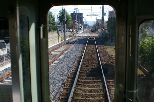 単線部分を下っていく列車内から（2）
