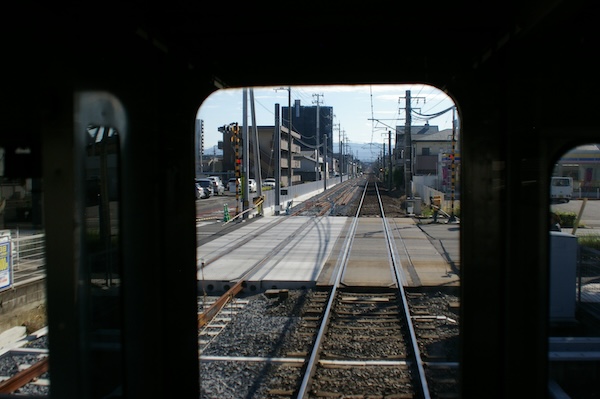 単線部分を下っていく列車内から（4）