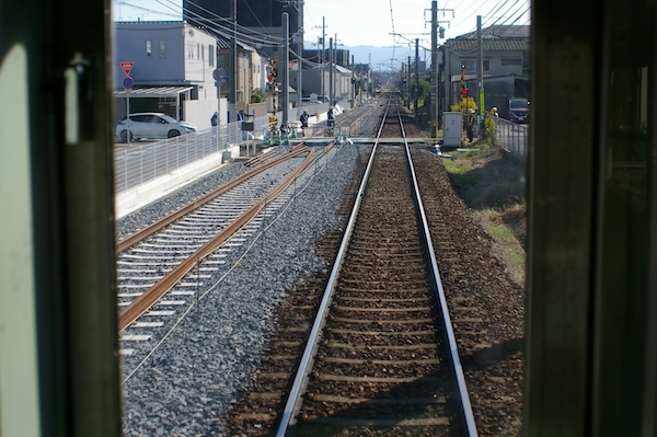 単線部分を下っていく列車内から（6）