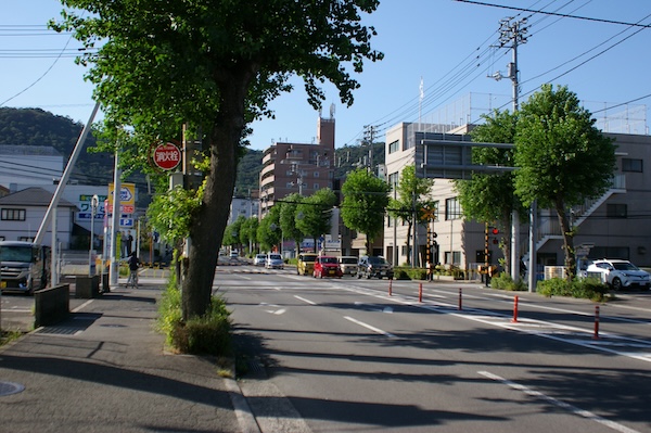 花宮踏切東