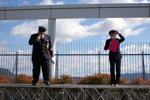 職員さんと久野知美アナウンサー（2）