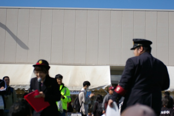 職員さんと久野知美アナウンサー（3）