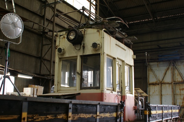 デカ型1（乗務員室）