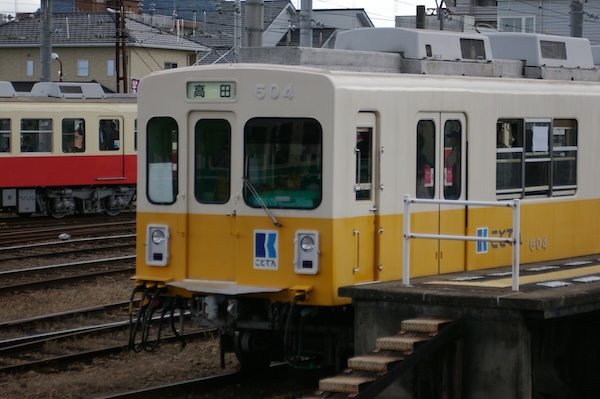 高田行き表示の604号