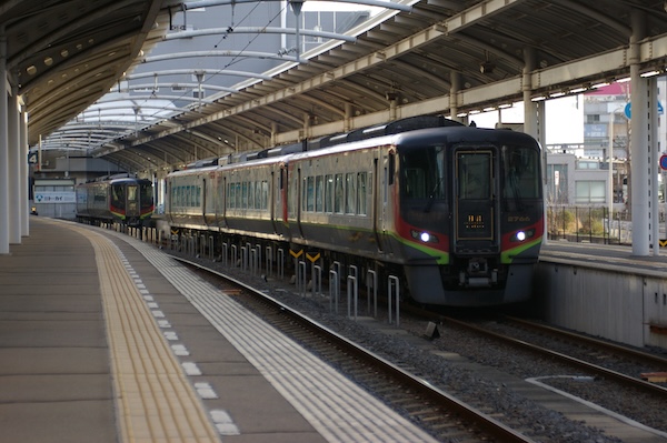 回送列車（2700系3両編成）