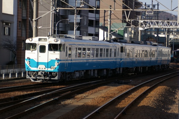 高徳線普通列車（3両編成）