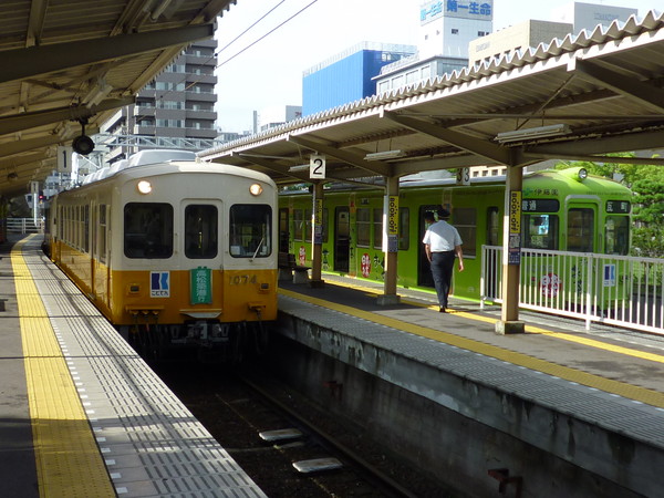 高松築港駅にて、乗車列車