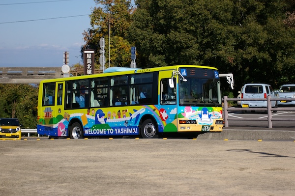 新塗装バス（3）