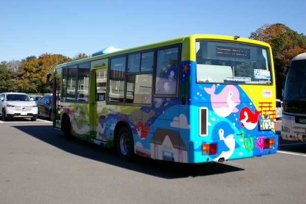 新車体を左後部から