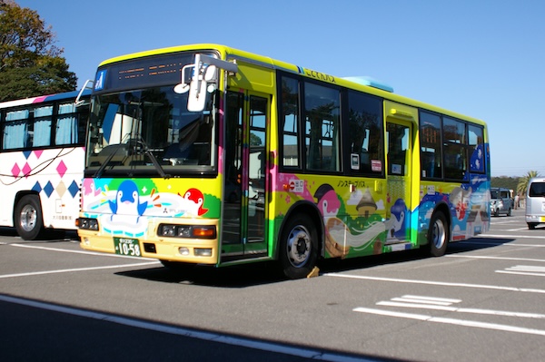 新車体（左前方から）