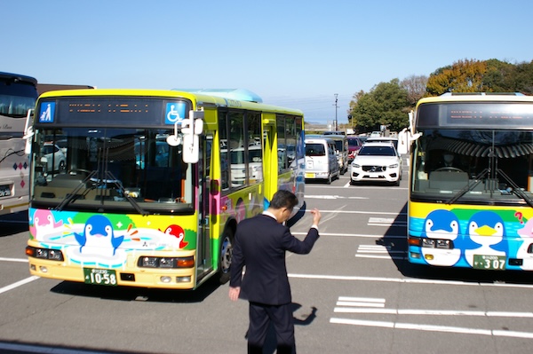 誘導する職員さん