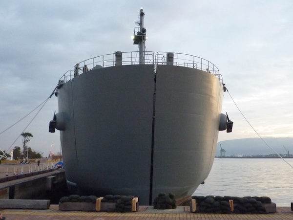 艦首開放の一枚目