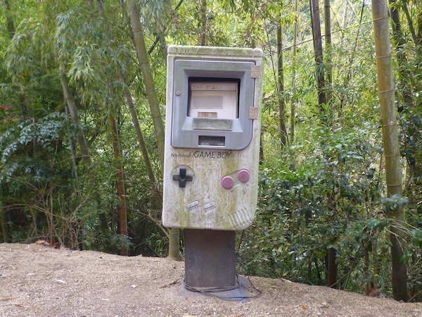 ゲームボーイ型の郵便受け